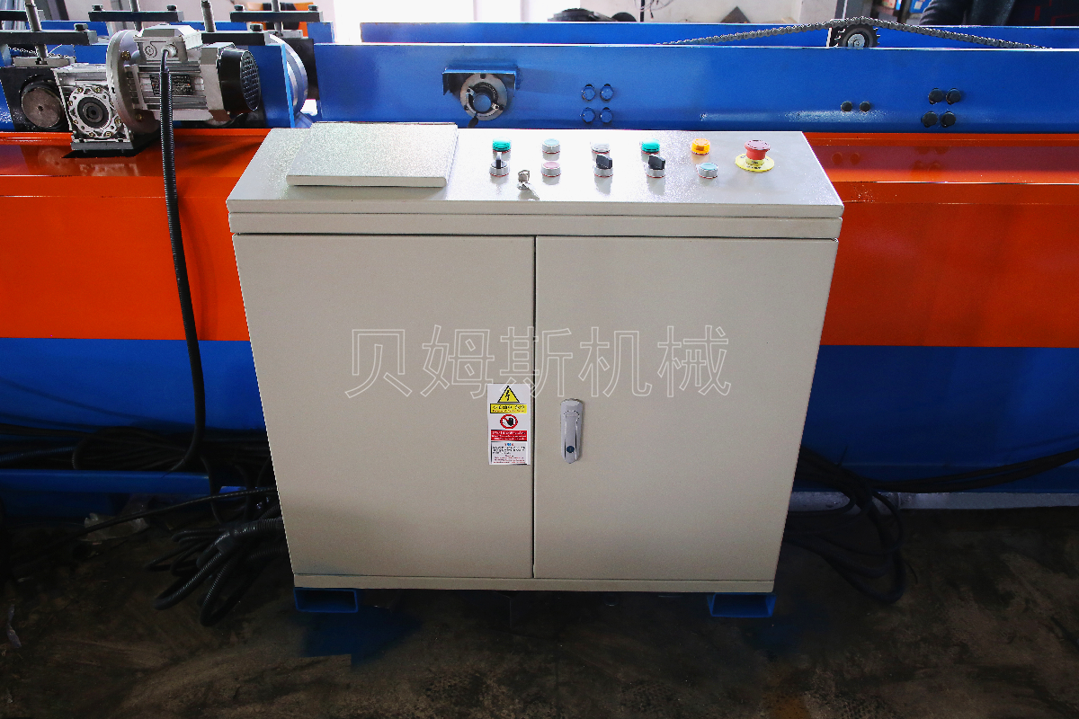 L型檩条成型设备PLC控制柜.