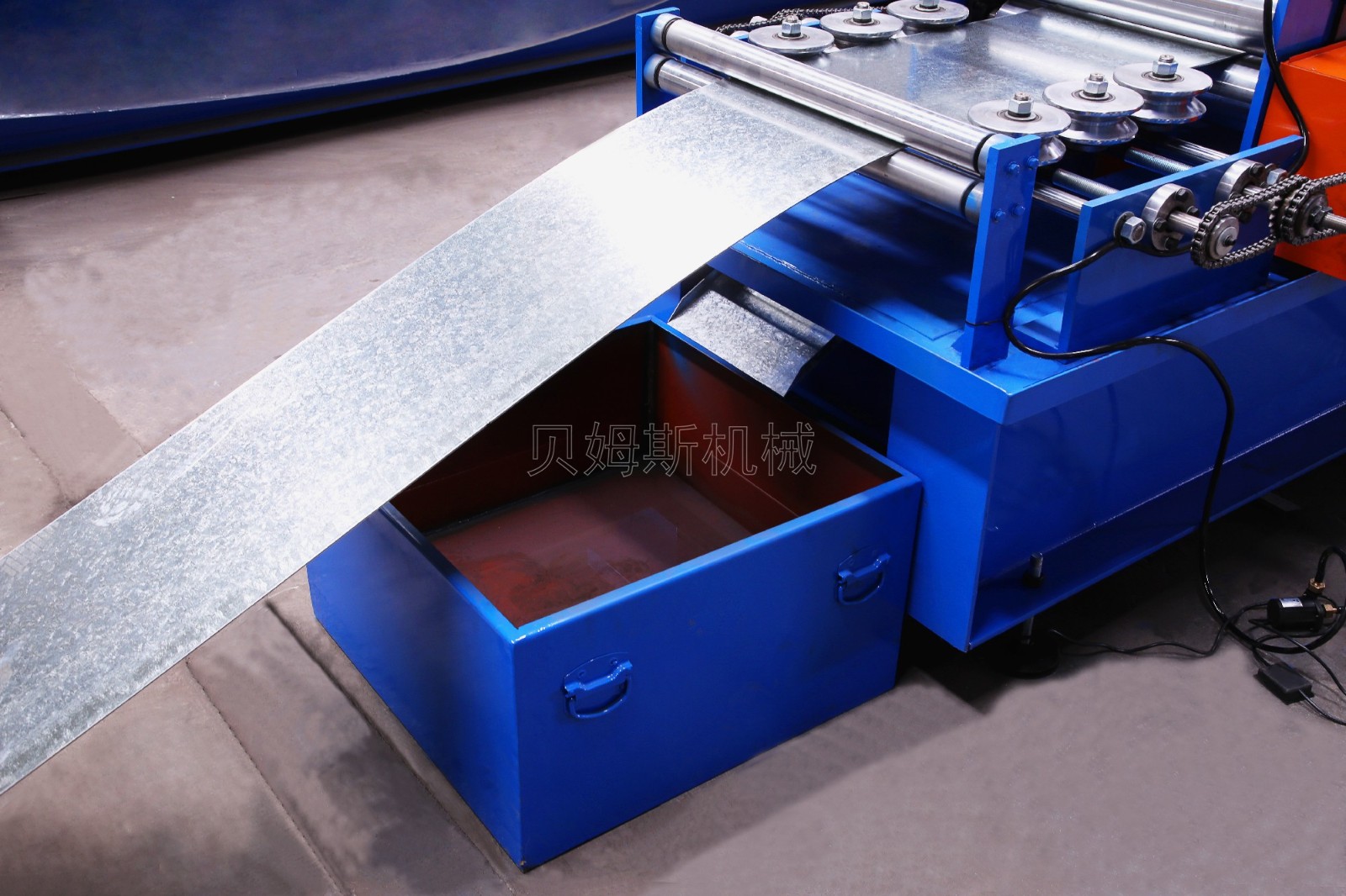 YX95-100货架立柱生产线进料装置图